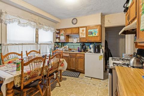 25 Peirce Ave, Everett, MA 02149 photo 24