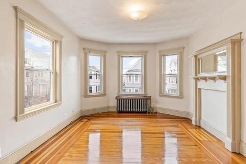 25 Peirce Ave, Everett, MA 02149 photo 8