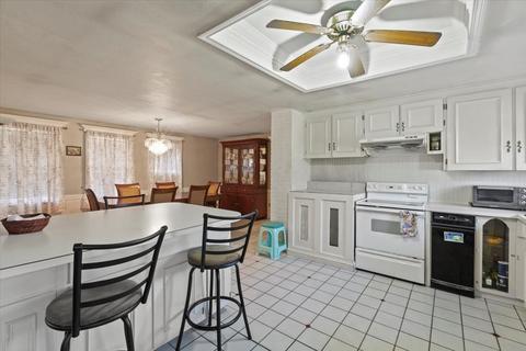 87 Burley St, Danvers, MA 01923 photo 2