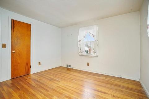 130 Harkness Ave, Springfield, MA 01118 photo 17