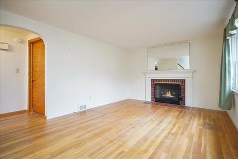 130 Harkness Ave, Springfield, MA 01118 photo 10