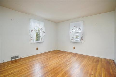 130 Harkness Ave, Springfield, MA 01118 photo 16