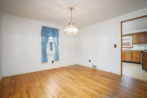 130 Harkness Ave, Springfield, MA 01118 photo 9