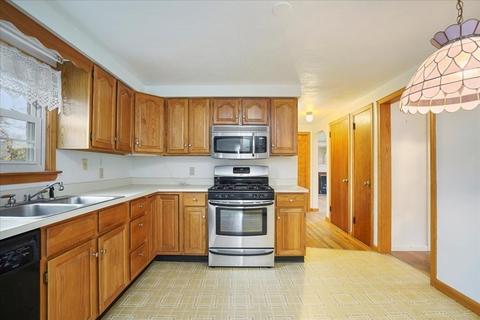 130 Harkness Ave, Springfield, MA 01118 photo 6