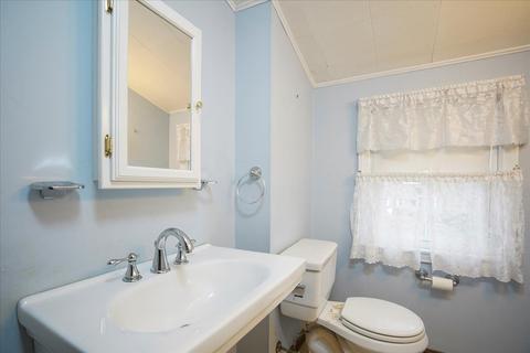 130 Harkness Ave, Springfield, MA 01118 photo 24