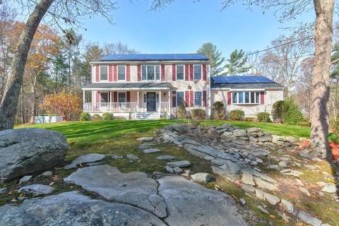 115 Chestnut St, Upton, MA 01568 photo 1