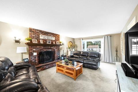 35 Savory Dr, Chicopee, MA 01020 photo 16