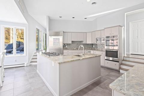 165 Lazell St, Hingham, MA 02043 photo 8