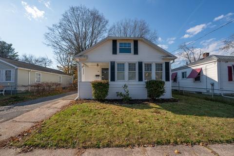 74 Denver St, Springfield, MA 01109 photo 2