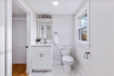 964 Main St, Hanover, MA 02339 photo 17
