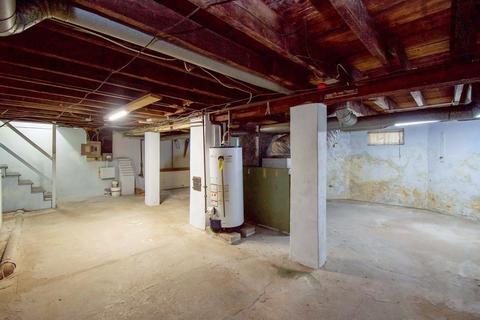 604 Armory St, Springfield, MA 01104 photo 33