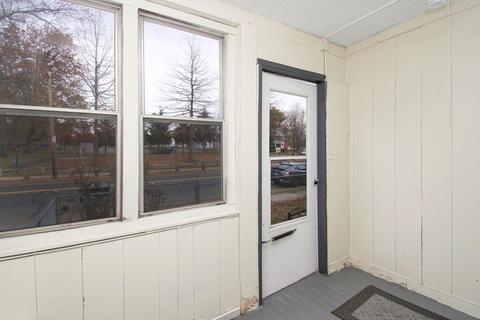 604 Armory St, Springfield, MA 01104 photo 32