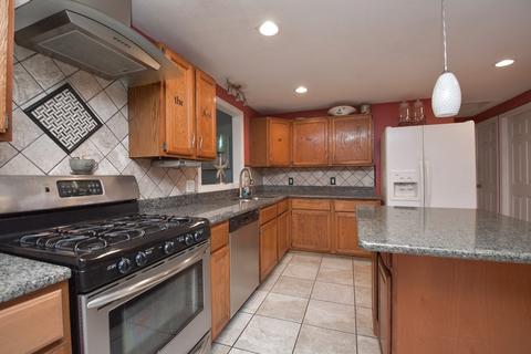 15 Ruthven St, Springfield, MA 01128 photo 15