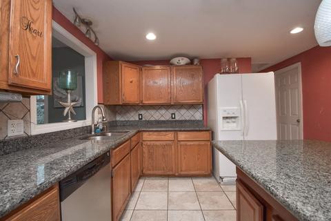 15 Ruthven St, Springfield, MA 01128 photo 16