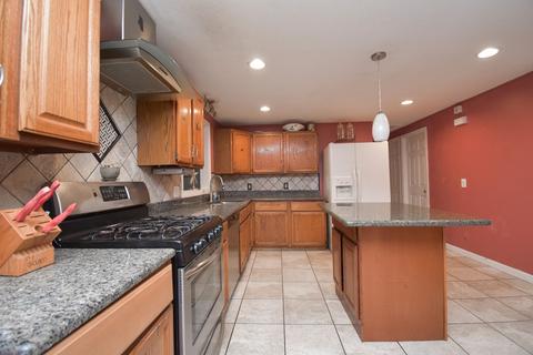 15 Ruthven St, Springfield, MA 01128 photo 13