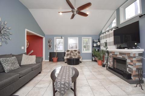 15 Ruthven St, Springfield, MA 01128 photo 7