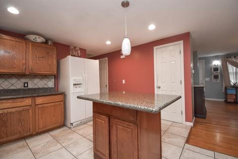 15 Ruthven St, Springfield, MA 01128 photo 17