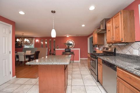15 Ruthven St, Springfield, MA 01128 photo 18