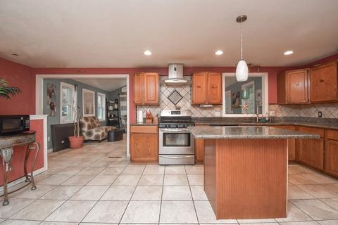 15 Ruthven St, Springfield, MA 01128 photo 10