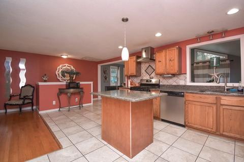 15 Ruthven St, Springfield, MA 01128 photo 20
