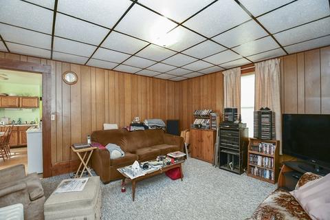 213 Pine St, Gardner, MA 01440 photo 5