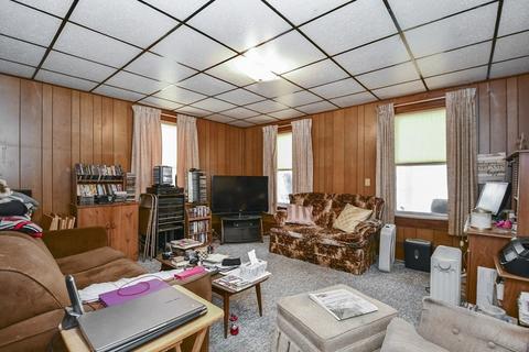 213 Pine St, Gardner, MA 01440 photo 3