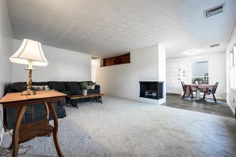 35 Devine Rd, Randolph, MA 02368 photo 2