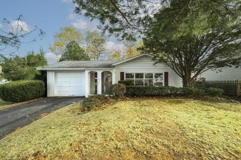 35 Devine Rd, Randolph, MA 02368 photo 1