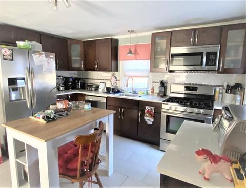 534 Woodman St, Fall River, MA 02724 photo 2