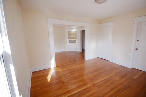 34 Sterling St, Springfield, MA 01107 photo 11