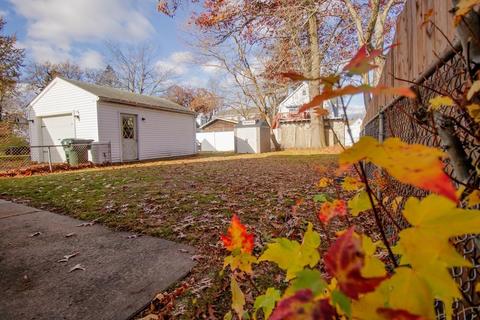 34 Sterling St, Springfield, MA 01107 photo 3