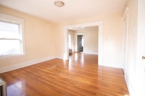 34 Sterling St, Springfield, MA 01107 photo 8