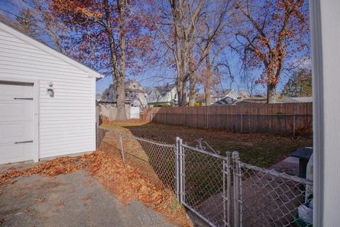 34 Sterling St, Springfield, MA 01107 photo 2