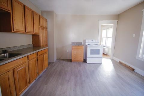 34 Sterling St, Springfield, MA 01107 photo 6