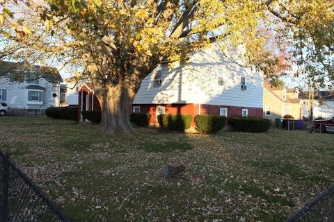136 Oxford, Fall River, MA 02721 photo 3