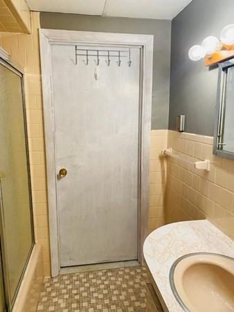 136 Oxford, Fall River, MA 02721 photo 33
