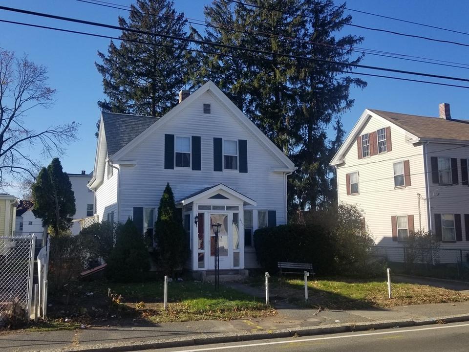 653 Montello St, Brockton, MA 02301 11 Photos MLS 72922464 Movoto