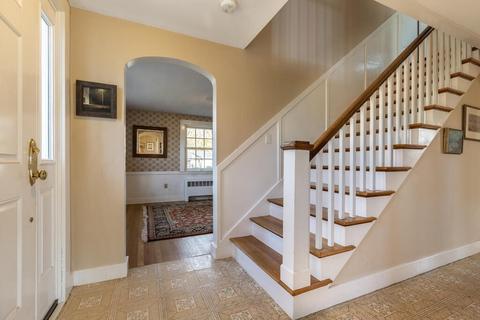 8 Gary Ave, Beverly, MA 01915 photo 5