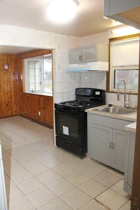 8 Green St, Randolph, MA 02368 photo 5