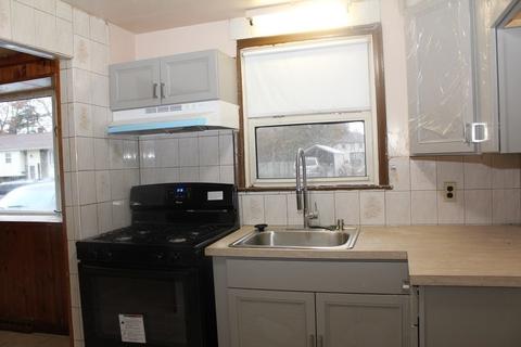 8 Green St, Randolph, MA 02368 photo 6