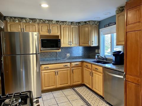 29 Maple St, Methuen, MA 01844 photo 8