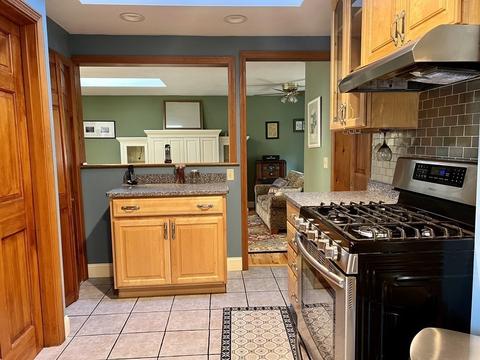 29 Maple St, Methuen, MA 01844 photo 9