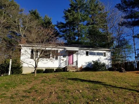 3 Laurel Ln, Walpole, MA 02081 photo 1