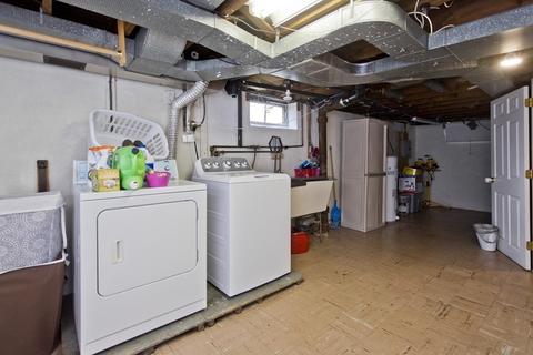 132 Pilgrim Rd, Springfield, MA 01118 photo 36