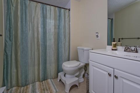 132 Pilgrim Rd, Springfield, MA 01118 photo 9