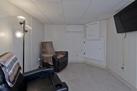 132 Pilgrim Rd, Springfield, MA 01118 photo 31