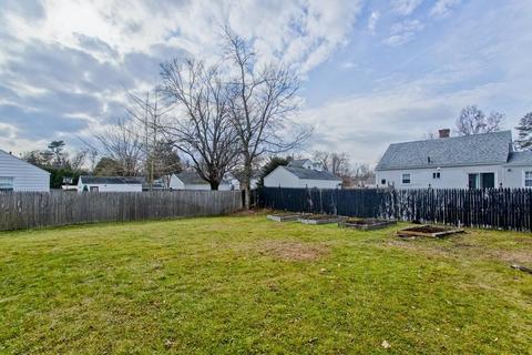 132 Pilgrim Rd, Springfield, MA 01118 photo 38