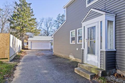 169 Abbott St, Springfield, MA 01118 photo 4