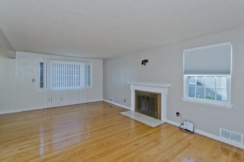 169 Abbott St, Springfield, MA 01118 photo 9