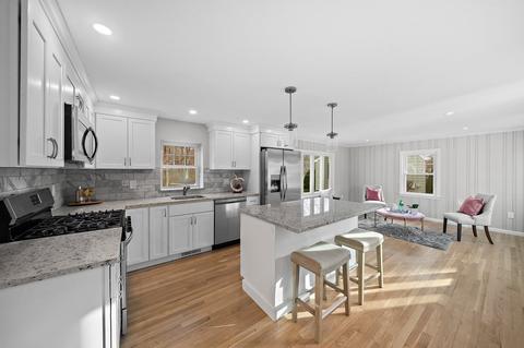 14 Curtis Rd, Canton, MA 02021 photo 3